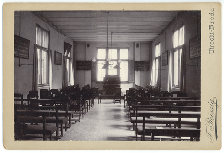 826281 Interieur van het Diakonessenhuis (Achter Twijnstraat 30-32) te Utrecht: de kerkzaal.N.B. Het adres Achter ...